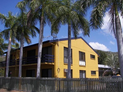 Casual Lodge - just a stroll to Beach and Nelly Bay Attractions !! Picture