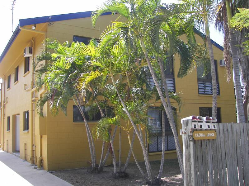 Casual Lodge - just a stroll to Beach and Nelly Bay Attractions !! Picture 3