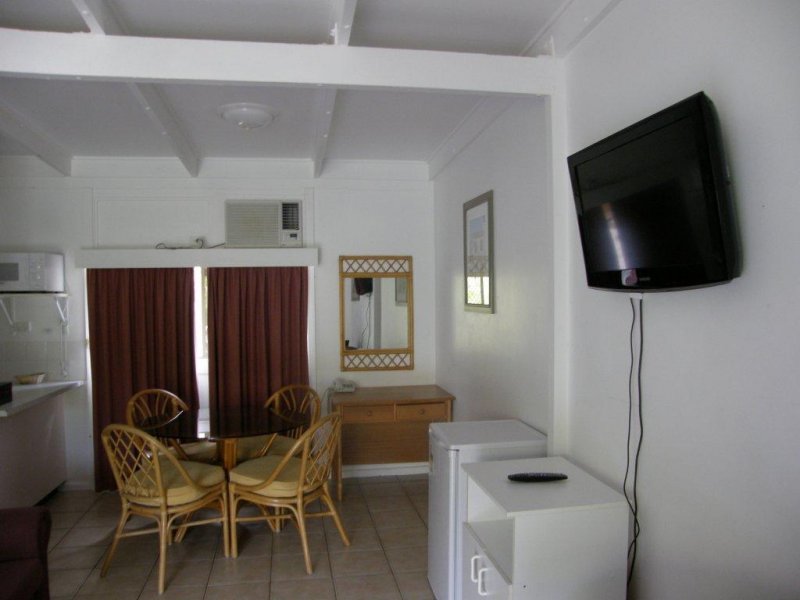 Furnished unit in holiday location Picture 1