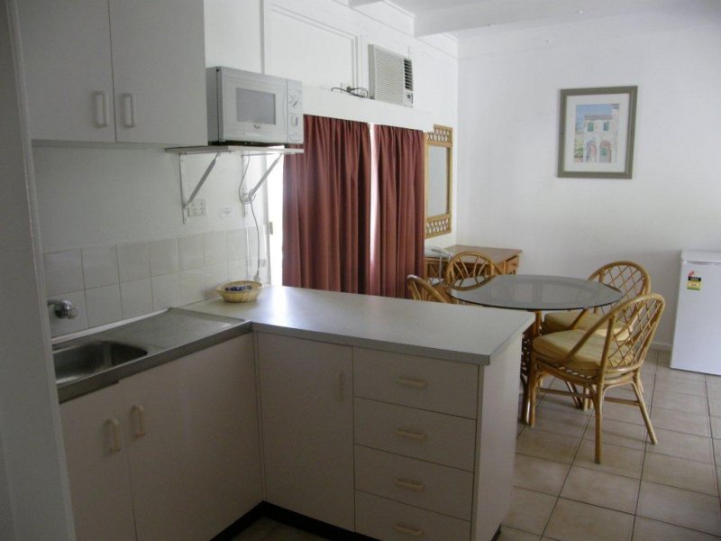 Furnished unit in holiday location Picture 2