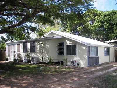 Island Charmer
-
Quiet
-
Handy
- Cool - Well Maintained .
Priced to Sell !! Picture