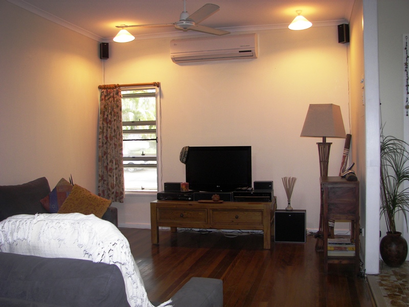 Island Charmer
-
Quiet
-
Handy
- Cool - Well Maintained .
Priced to Sell !! Picture 2