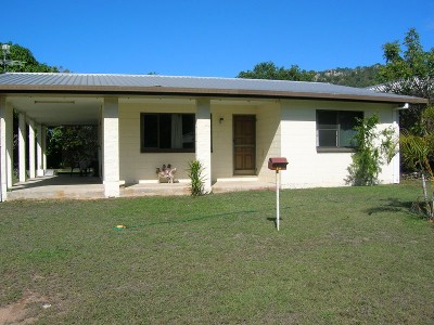 Neat & Tidy- Great Location Picture