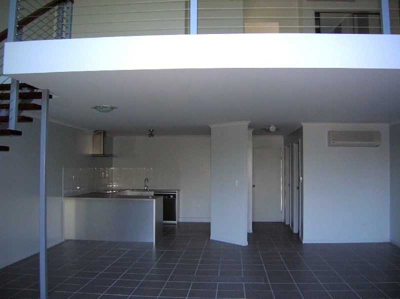 Spacious/Stylish/Modern Picture 3