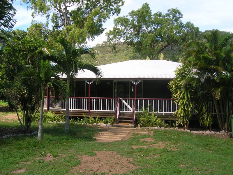 5 COLETON COURT Picture 1