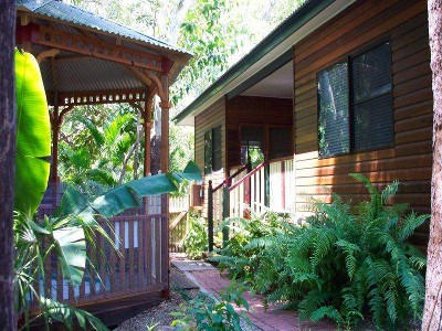 "Calypso" - Timber home with outdoor spa Picture