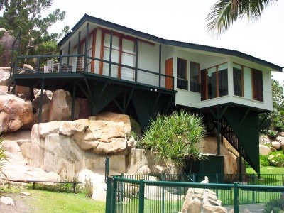 "The Boulders" - Privacy with stunning views over Cleveland Bay Picture