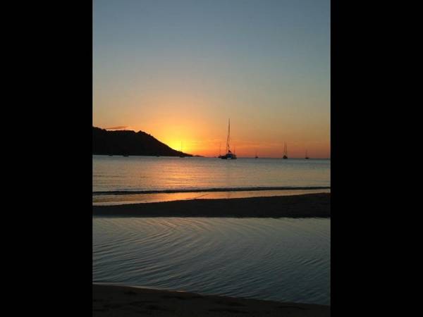 FORGET THE PRICE TAG - OWNERS WANT AN OFFER !!! Picture 1