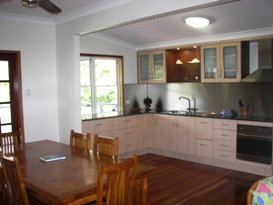 Modern Queenslander with in-ground pool and sleeps 7 Picture 1