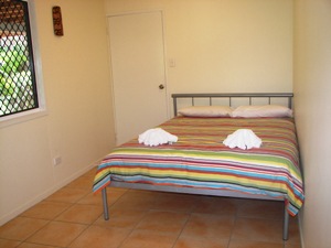 Modern Queenslander with in-ground pool and sleeps 7 Picture 2