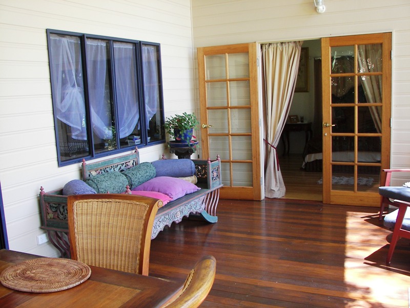 Near New Queenslander with Modern Flare Picture 2