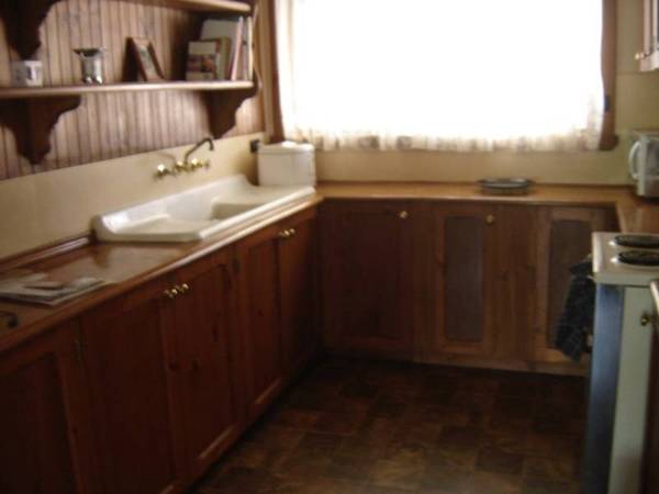 LOTS OF CHARM Picture 2