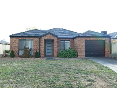 GARAGE WITH REMOTE CONTROLLED ACCESS Picture