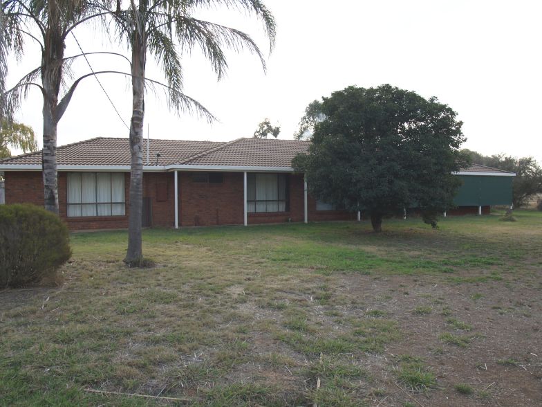 DAIRY FARM WITH LARGE UNDERGOUND ALLOCATION Picture 1