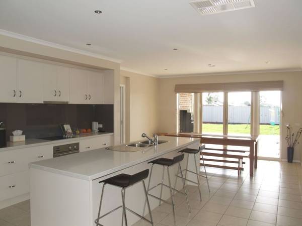 Modern Splendour Picture 3