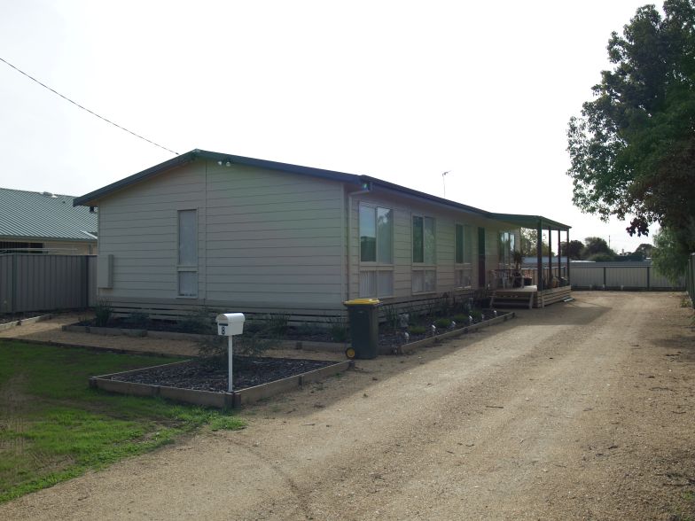 NEWLY RENOVATED Picture 1