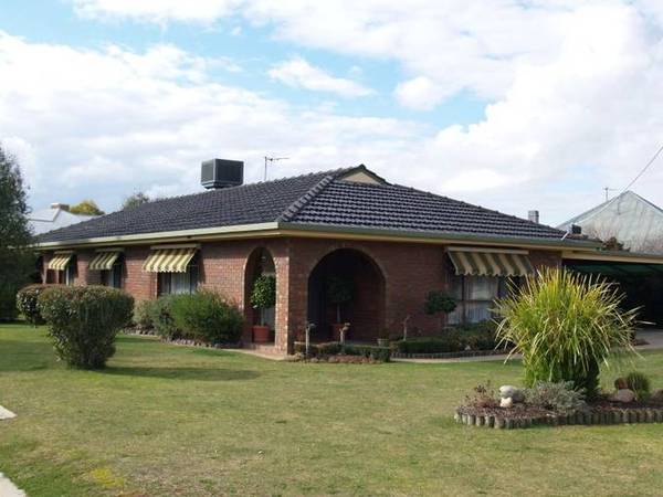 LOVELY GARDENS Picture 1