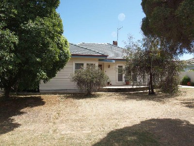 Spacious Weatherboard Home Picture