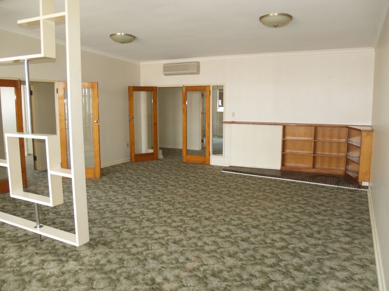 GREAT LOCATION Picture 2