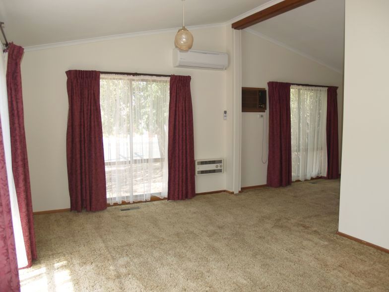 CLOSE TO MAIN STREET Picture