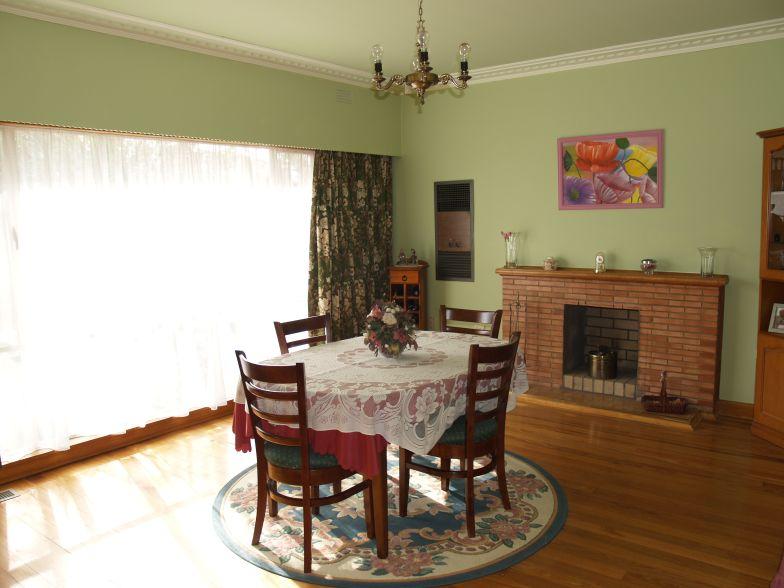 Position & Style Picture 3