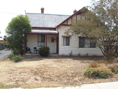 Appealing Older Home Picture