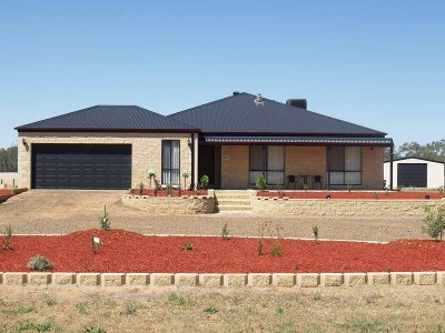 Gem in Brooke Court Picture Gem in Brooke Court Picture