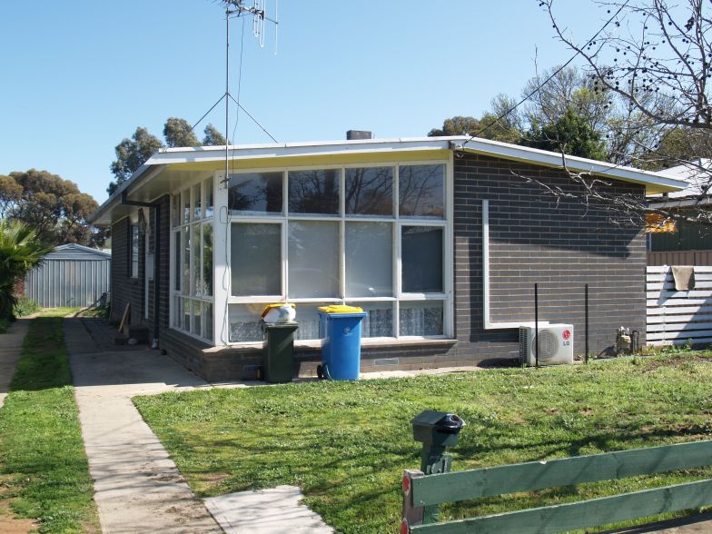 LARGE YARD Picture 1