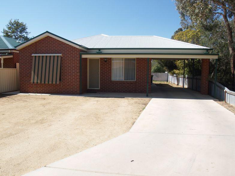 Stylish Townhouse Picture 1