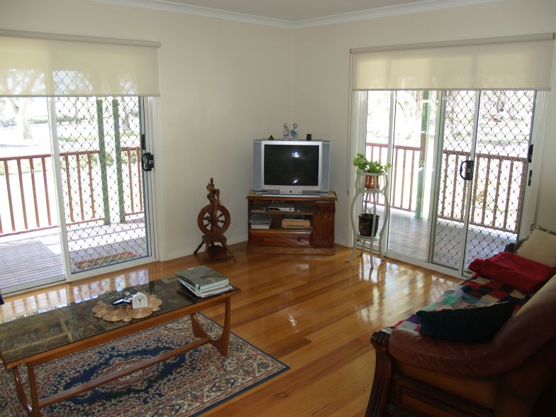 Postcard Type Property Picture 3