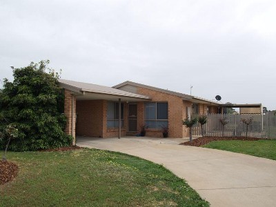 Lakeside Estate Picture