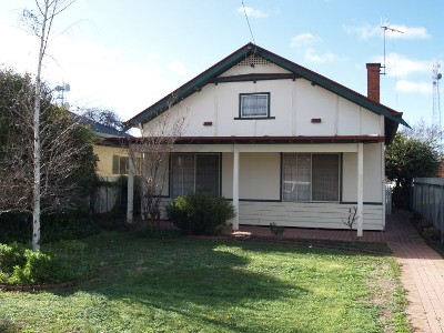 WALK TO SHOPS Picture WALK TO SHOPS Picture