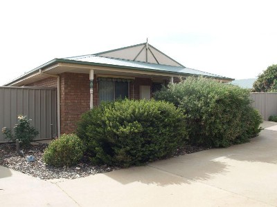 Immaculately Presented Townhouse Picture