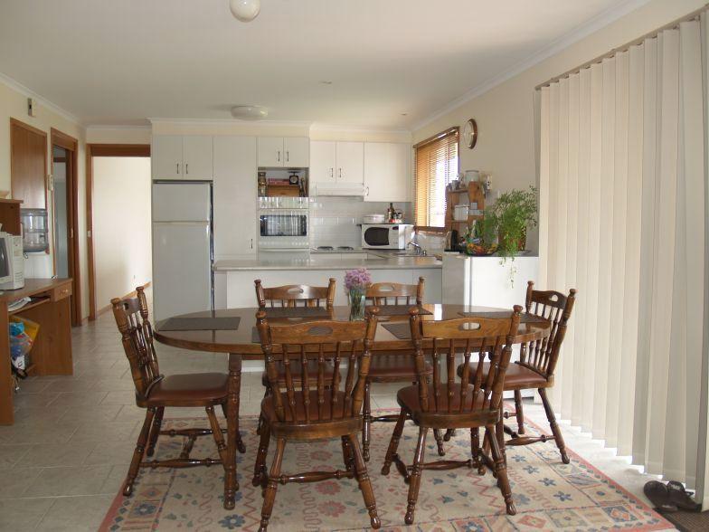 Comfortable Modern Living Picture 3