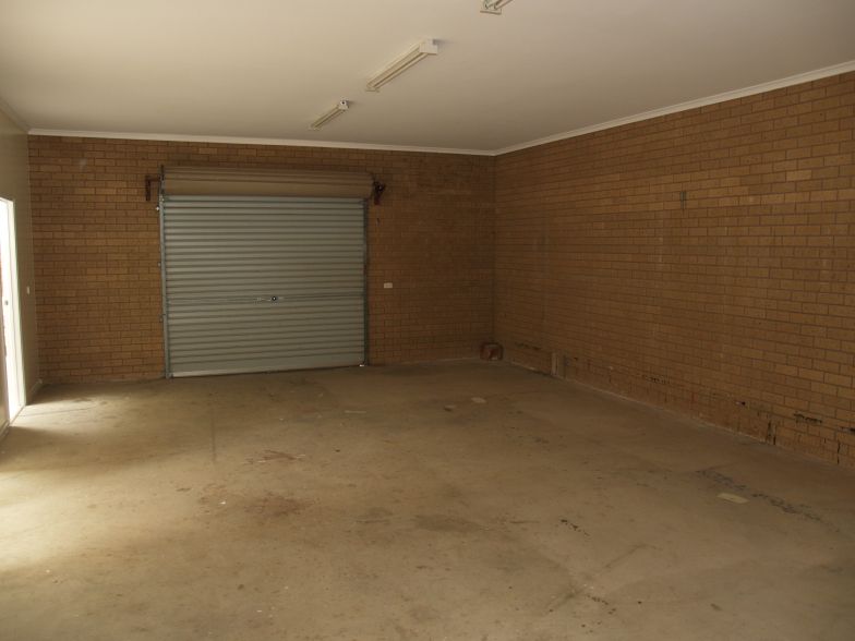 RETAIL PREMISES Picture 3