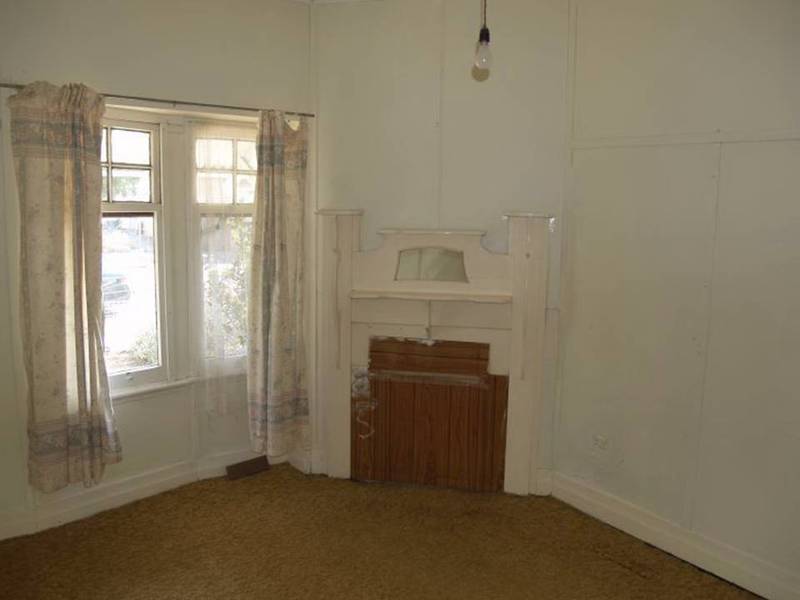 STONE'S THROW TO MAIN STREET Picture 3