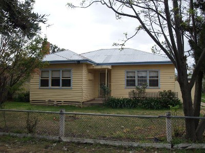 Neat Home on Large Block Picture