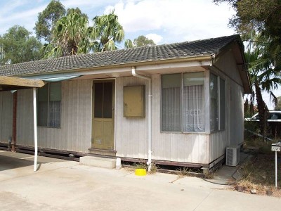 CLOSE TO MAIN STREET Picture