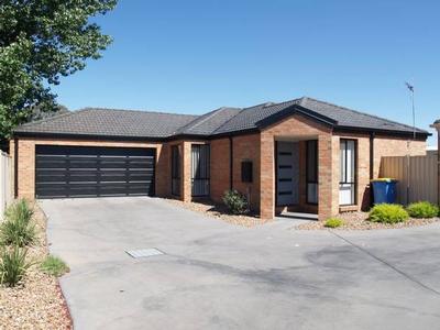 FREESTANDING TOWNHOUSE Picture