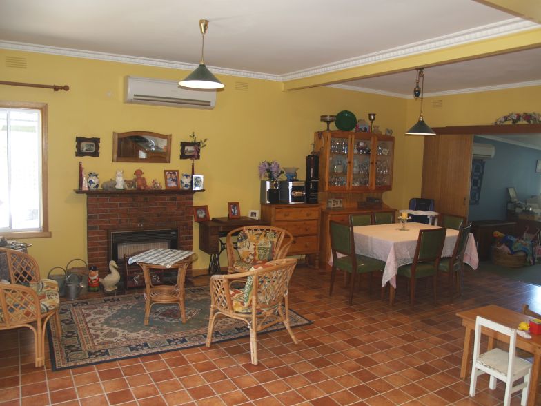 Loads Of Space Picture 3