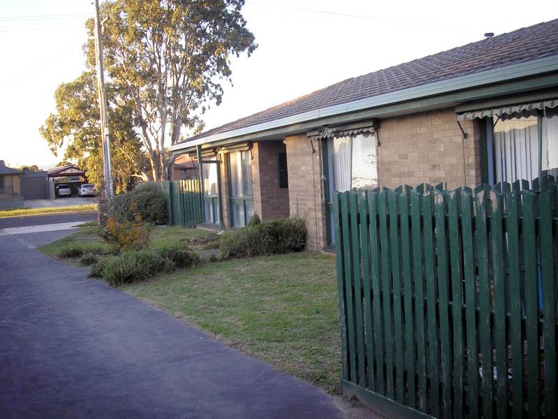 CENTRAL LOCATION Picture 2