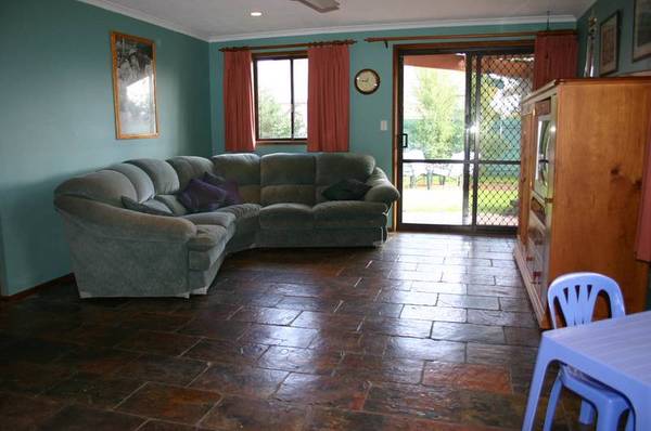 WE KNOW IT'S GOOD Picture 3