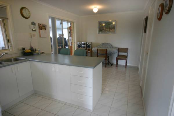 VACANT MOVE IN ASAP Picture 2