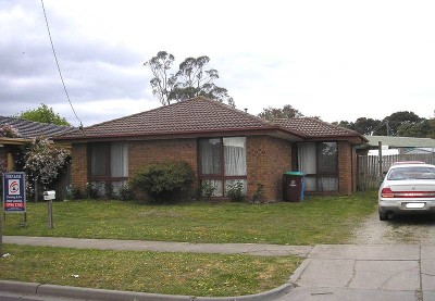 WALK TO SHOPS, SCHOOLS & TRANSPORT Picture