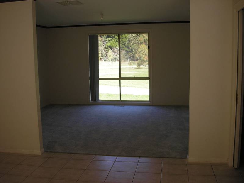 Large Home on Acreage Picture