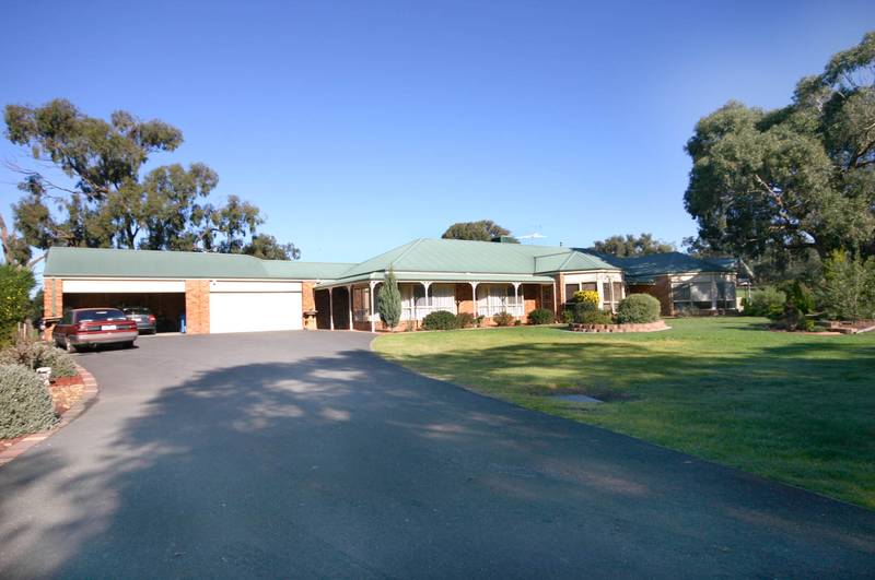 ESCAPE THE CITY Picture 1