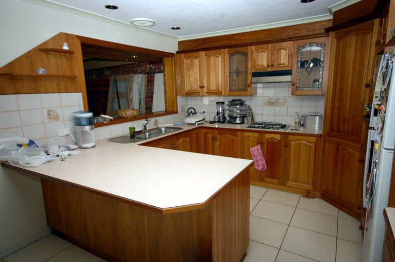 3 BEDROOM PLUS GRANNY FLAT Picture 2