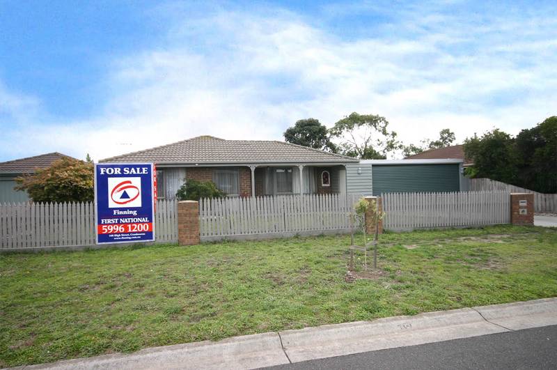 HAVE A GANDER AT THIS ONE Picture 1