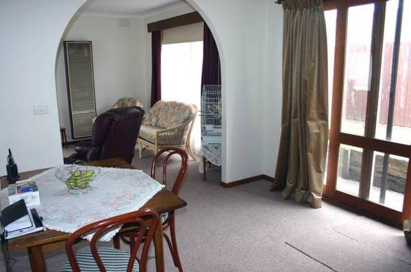 IN THE HEART OF TOWN Picture 3