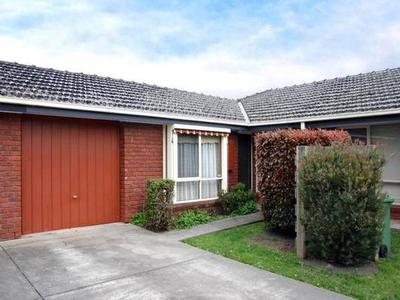 IN THE HEART OF TOWN Picture